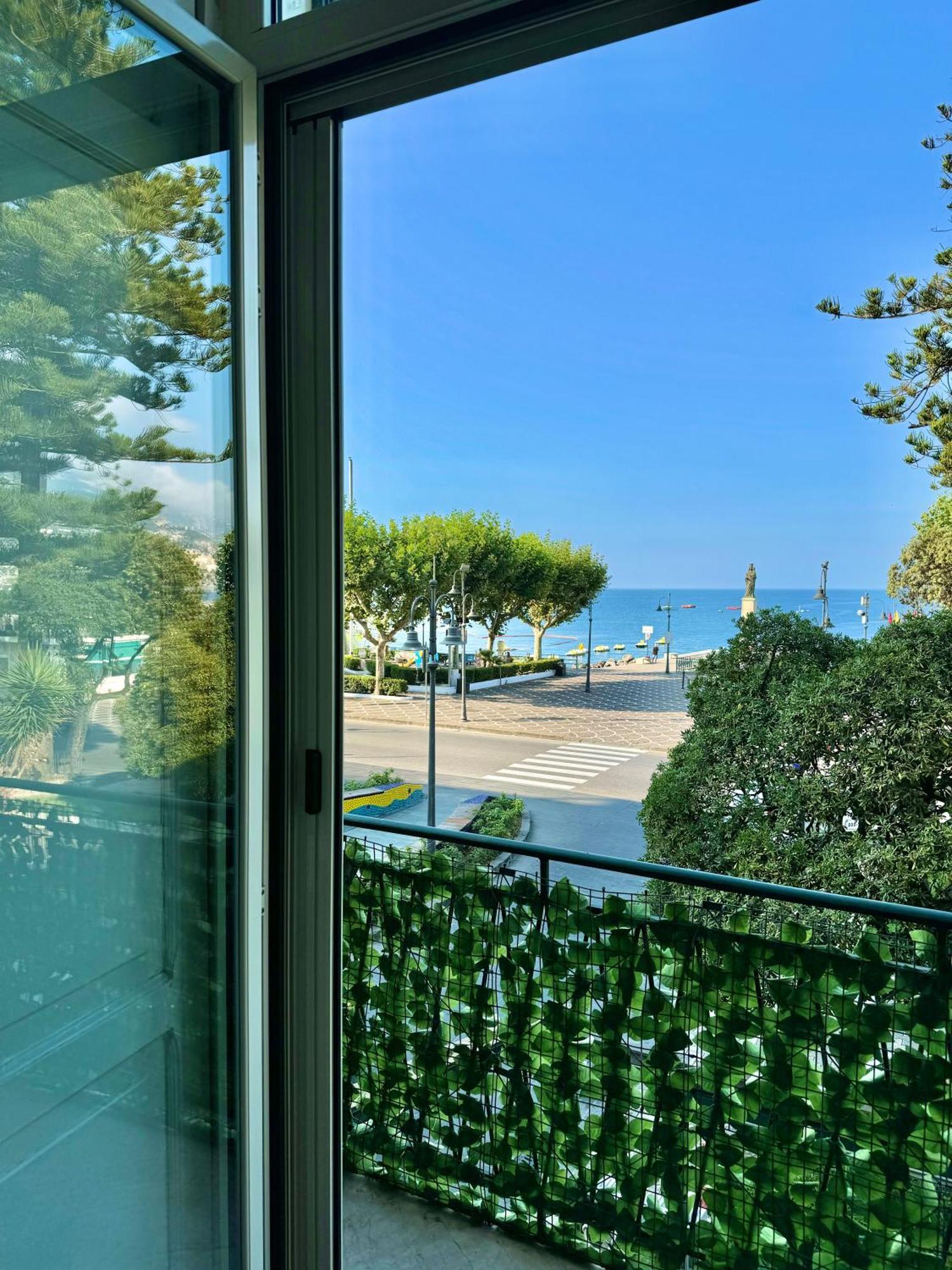 Villa Uno Sguardo Sul Mare à Maiori Extérieur photo